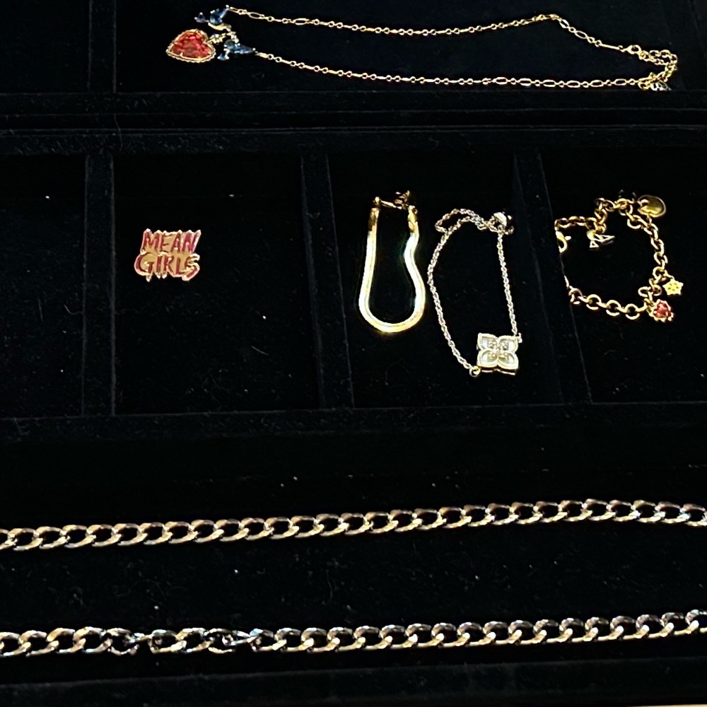 Elegant Silver Chain